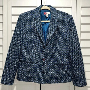 Tweed blazer wool blend blue blazer shoulder pads buttons front pockets washable